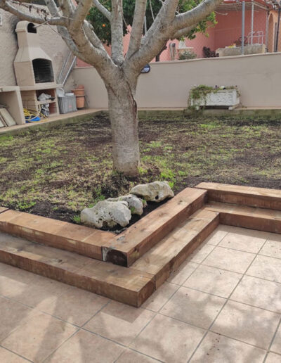 Jardin despues de colocar vigas delimitadoras